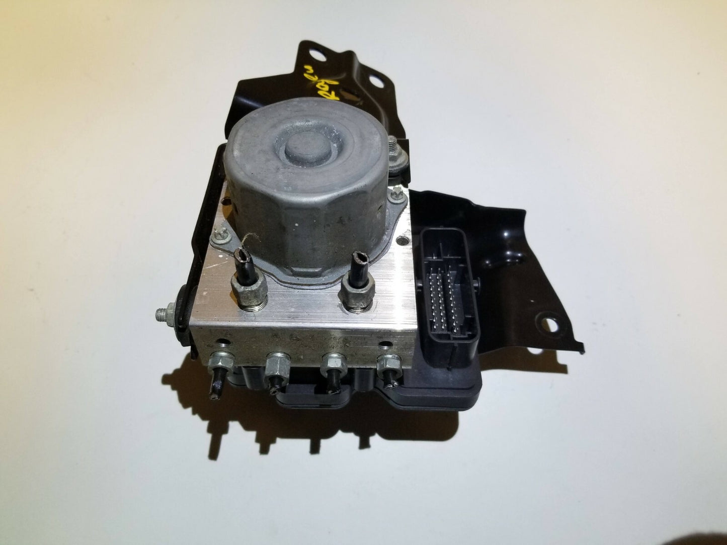 2017 Nissan Rogue ABS Anti Lock Brake Pump OEM