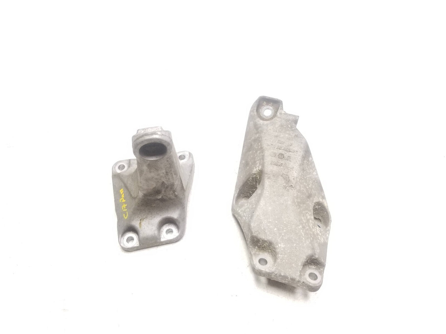 2018 BMW 330ix Engine Mount Bracket Pair OEM 76k Miles
