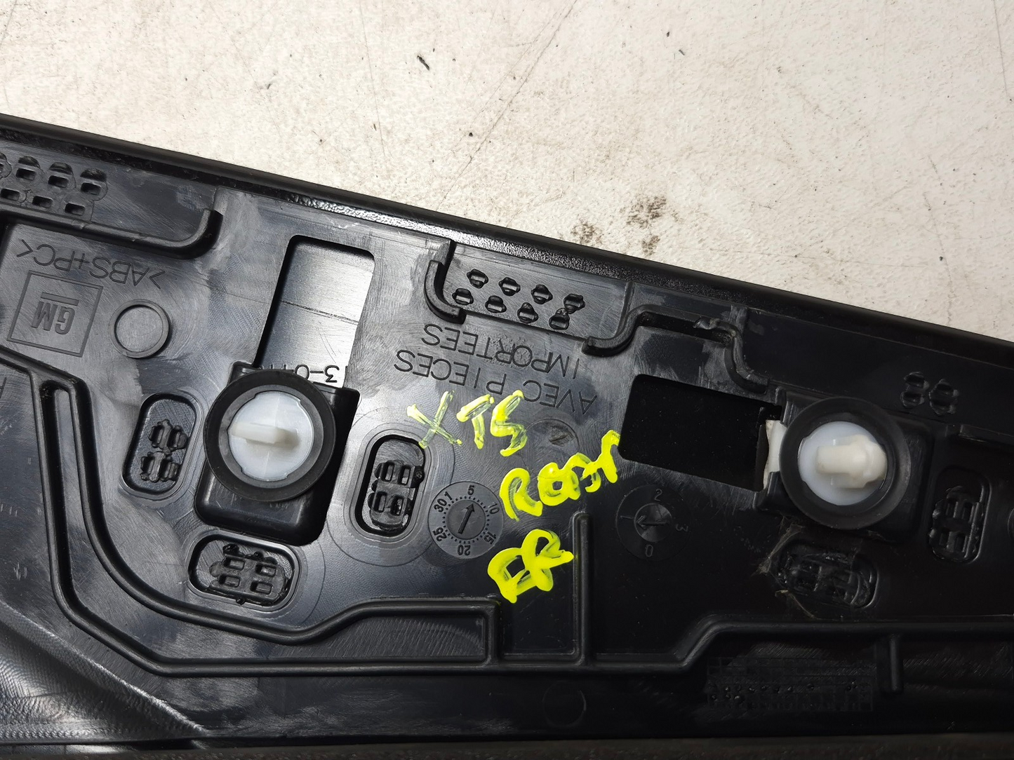 2017 Cadillac Xt5 Rear Right D Pillar Molding Trim Panel OEM