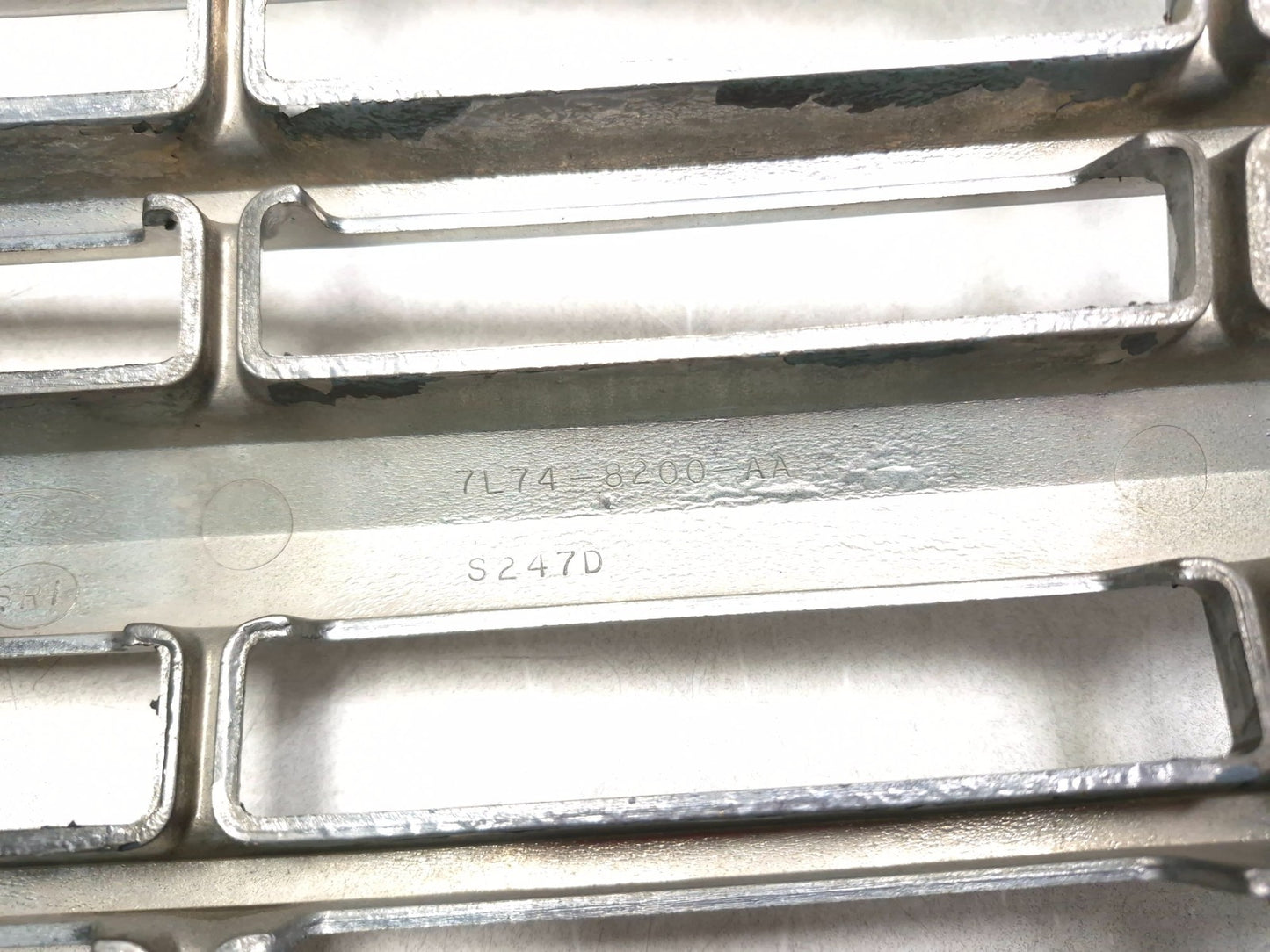 2008 Lincoln Navigator Front Upper Grille OEM