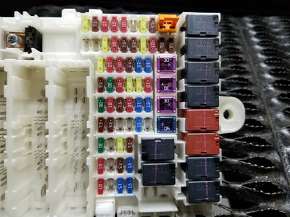11 12 13 14 15 16 Honda Cr-z Fuse Relay Box  OEM 82k