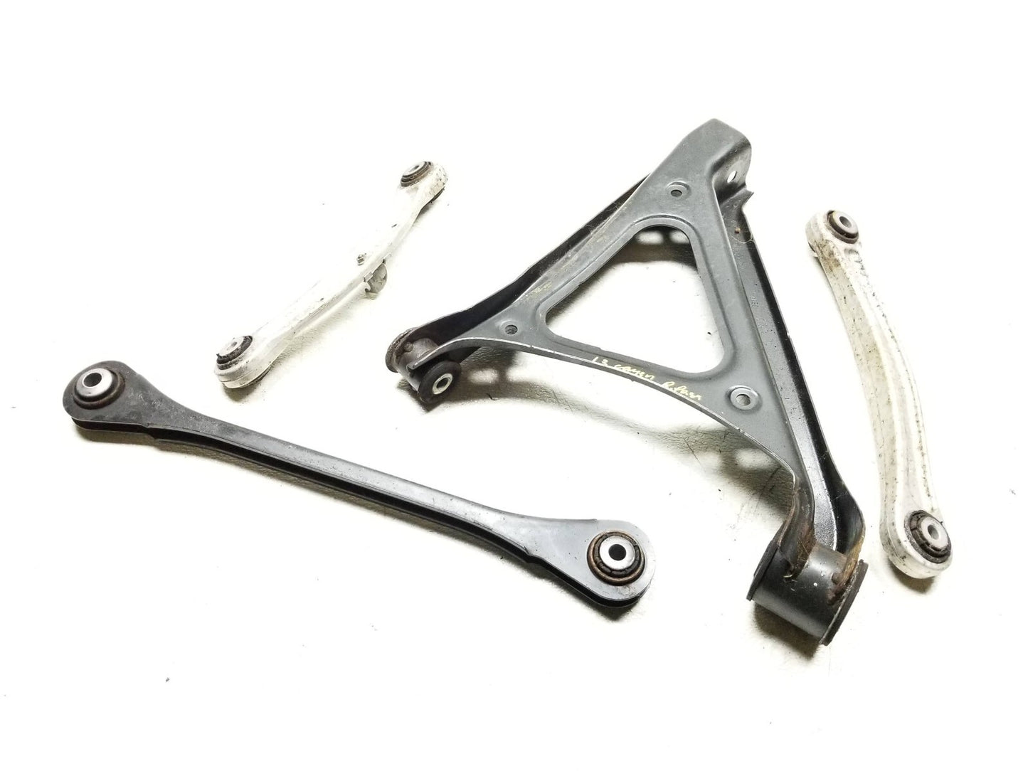 2013 Porsche Cayenne Rear Control Arm Rear Passenger Side Right 4pcs OEM