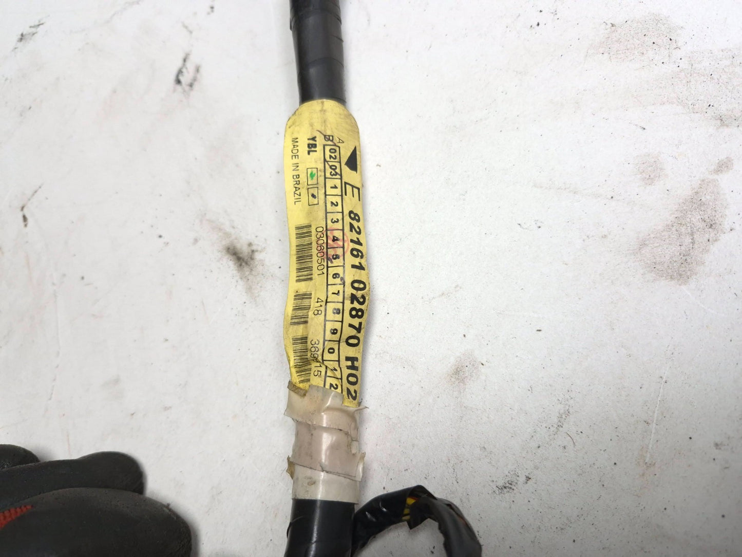 2004 Toyota Corolla Matrix Interior Wire Harness 82161-02870 OEM