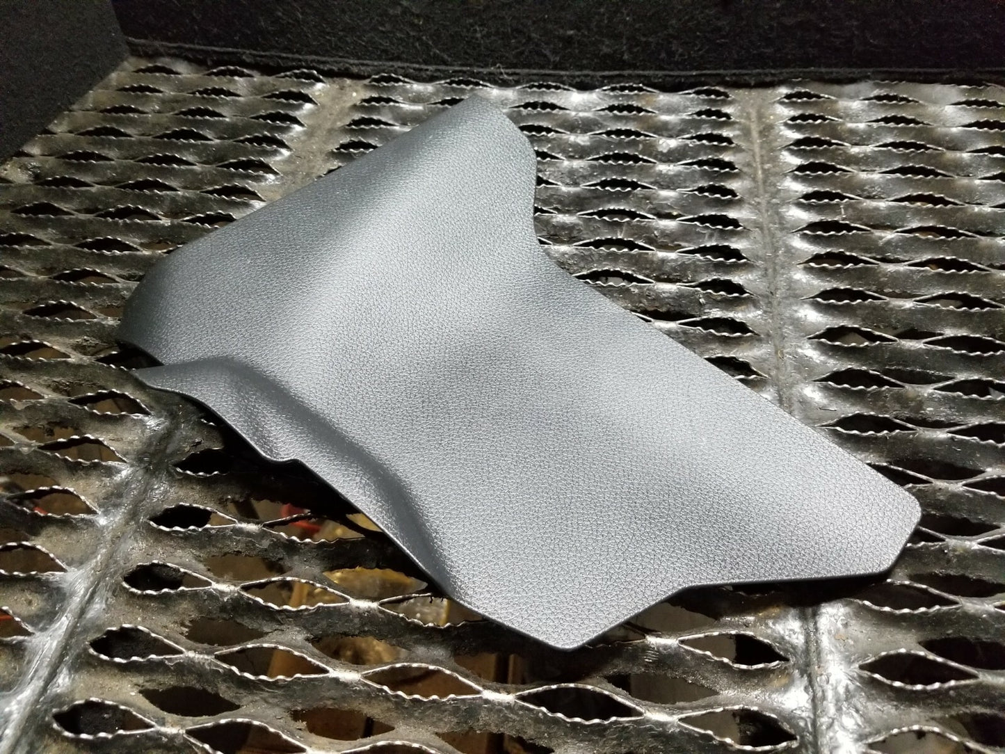 16 17 18 19 Nissan Rogue Center Console Side Trim Panel Left Driver Side OEM 36k