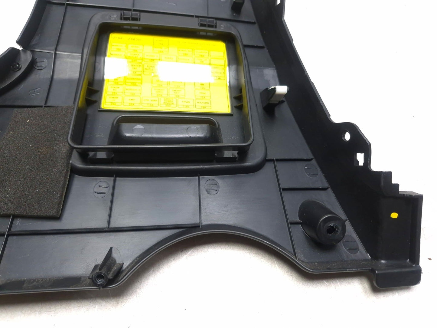 2010 Hyundai Tucson Front Left Driver Side Lower Dach Trim OEM