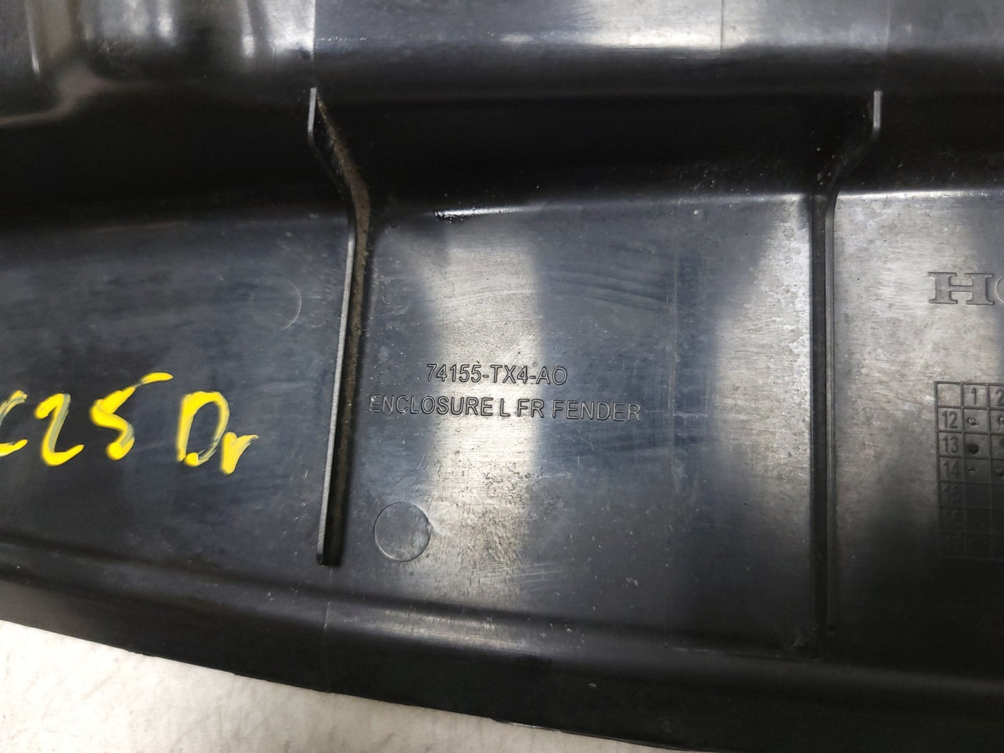 13-15 Acura RDX Front Driver Side Fender Seal Garnish 74155-tx4 OEM ✅