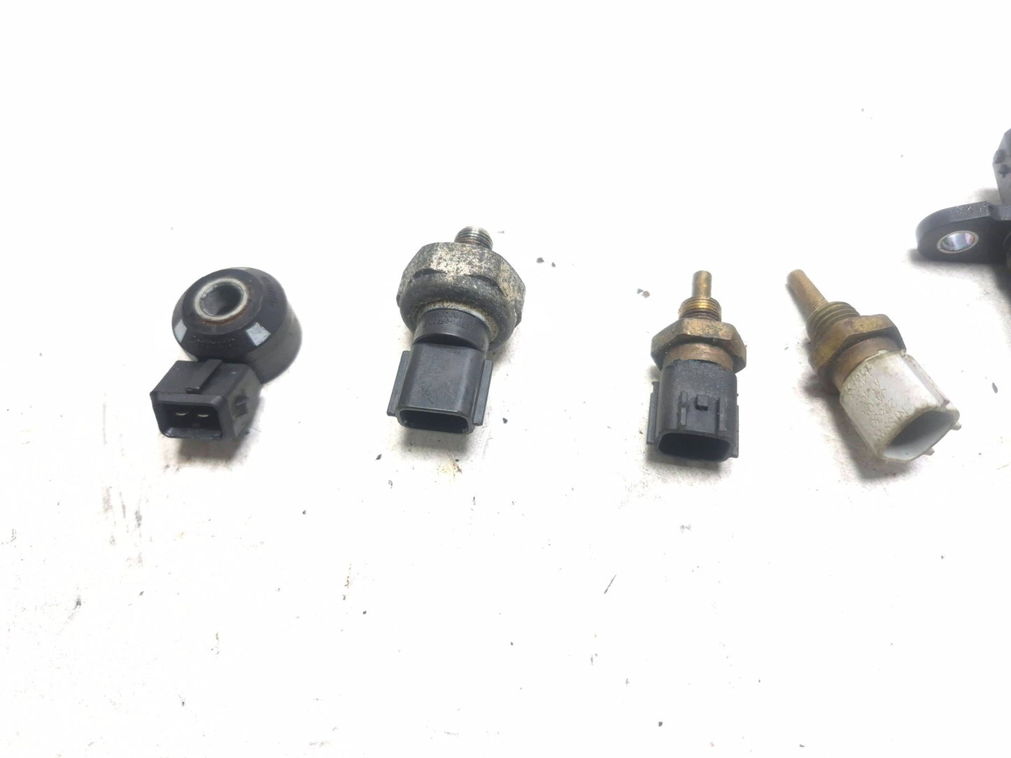 2015 Nissan Juke Knock Oil Temperature Crankshaft Vvt Sensor 6pcs OEM