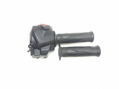 2025 Yamaha Xsr900 Right Handlebar Switch & Left Grip Pair OEM