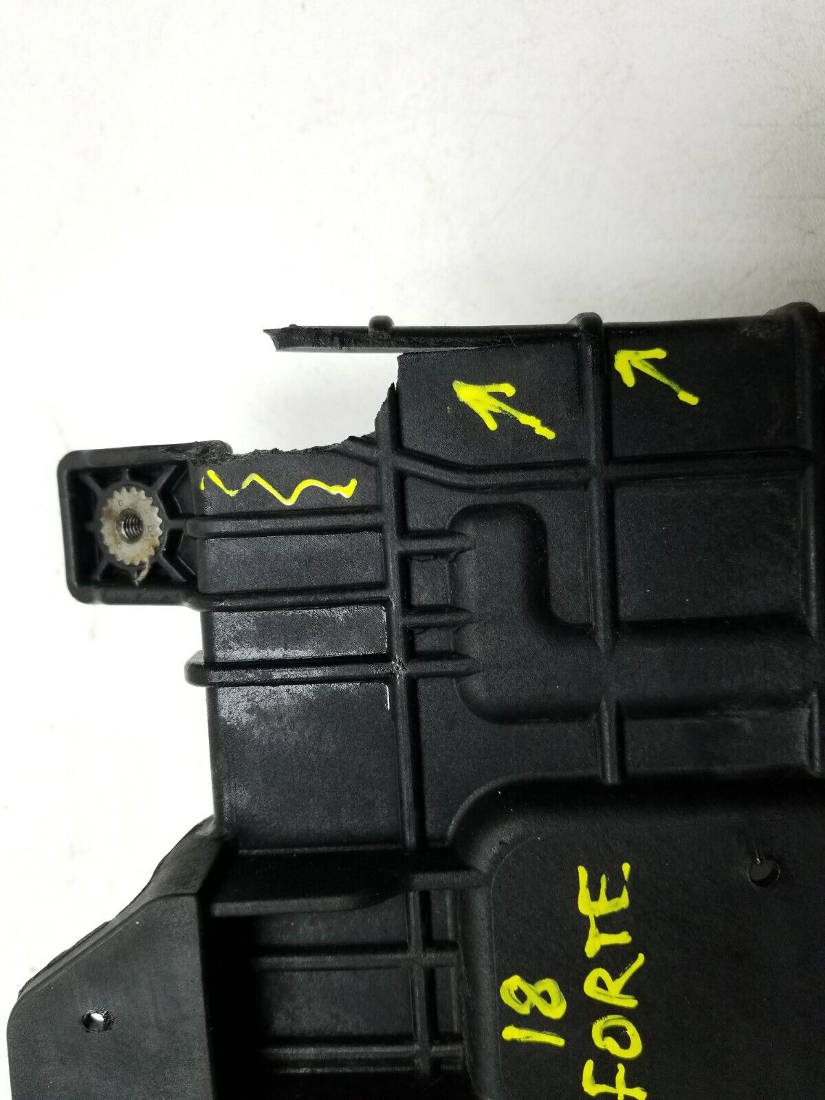 14 15 16 17 18 Kia Forte Battery Tray Holder OEM 49k Miles