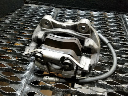 2013 Mercedes E350 Rear Brake Caliper 2pcs OEM