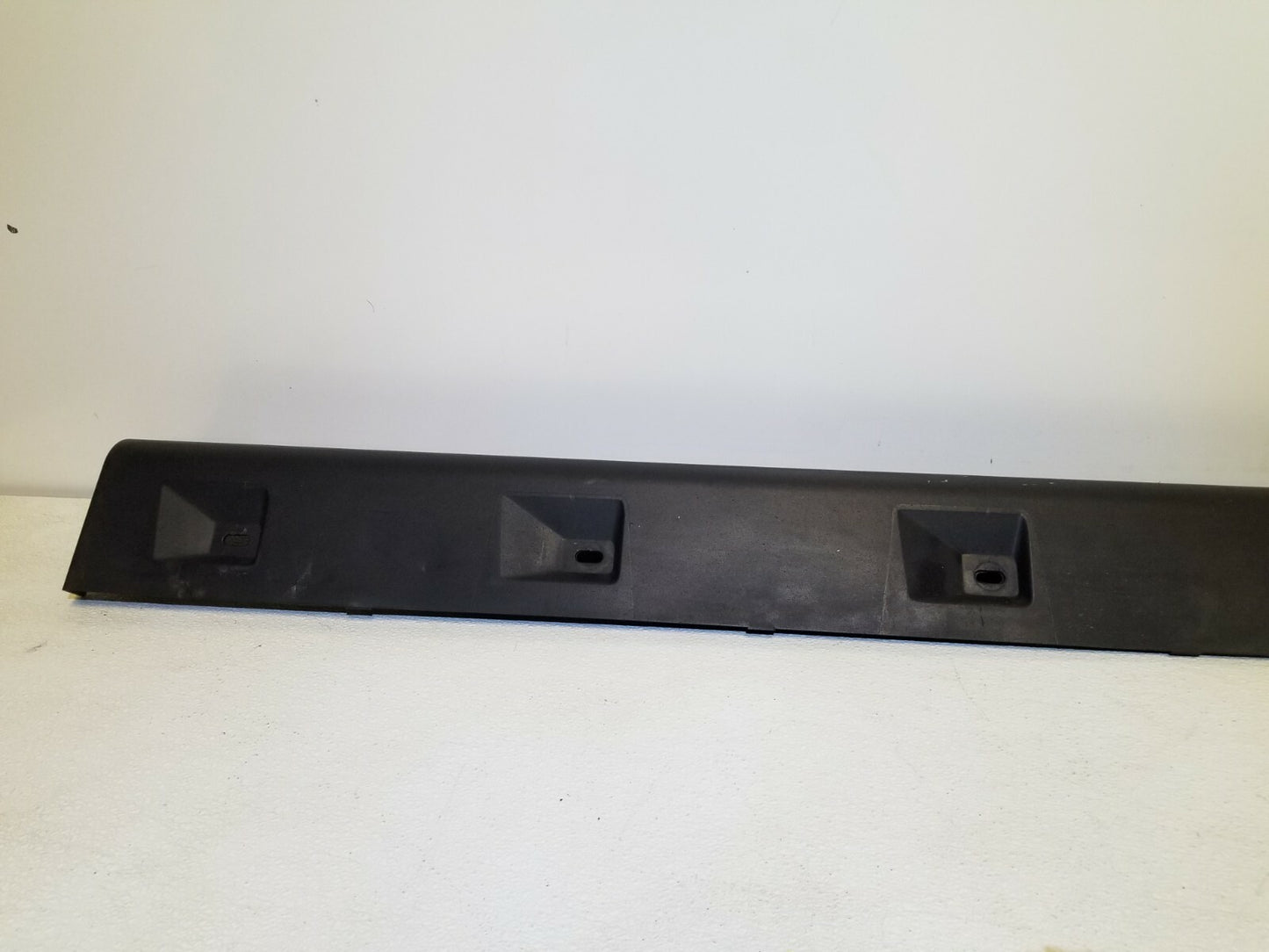 2009 Range Rover Sport Rocker Panel Skirt Molding Right Passenger Side OEM