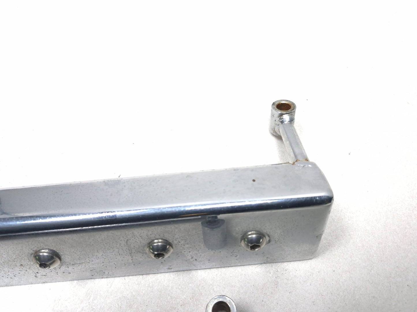 1999 Suzuki Intruder 1500 Front Right & Left Windshield Bracket Pair OEM