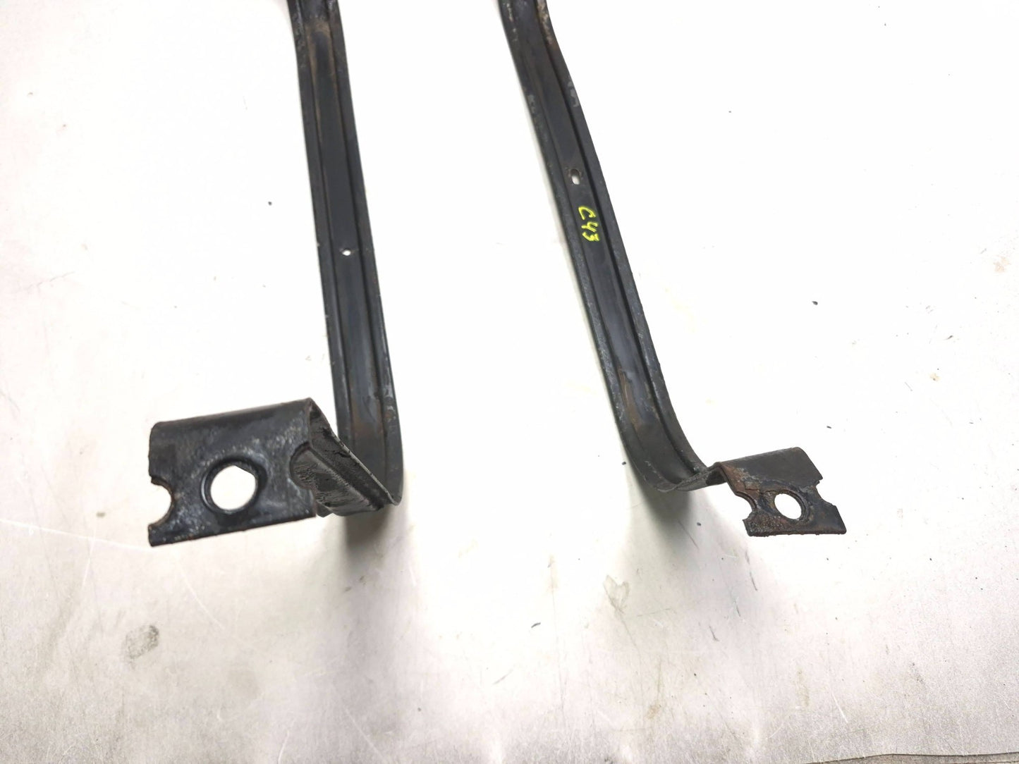 2011 Volkswagen Tiguan Fuel Tank Strap Bracket 2pcs OEM
