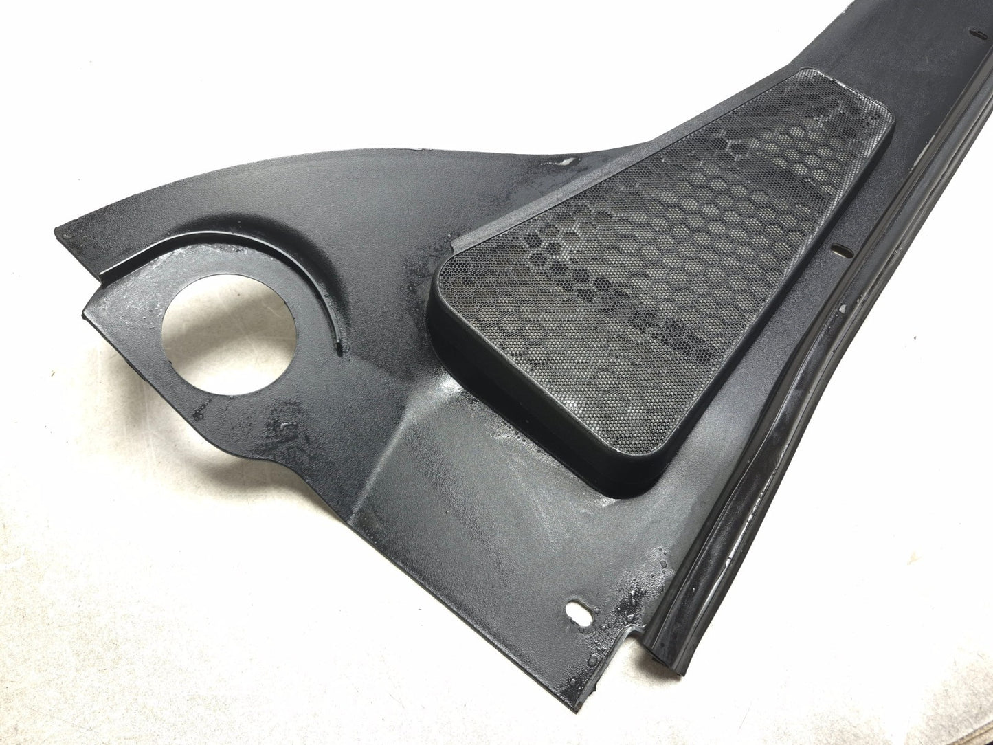2017 Ford Focus Front Windshield Wiper Cowl Trim Cover OEM