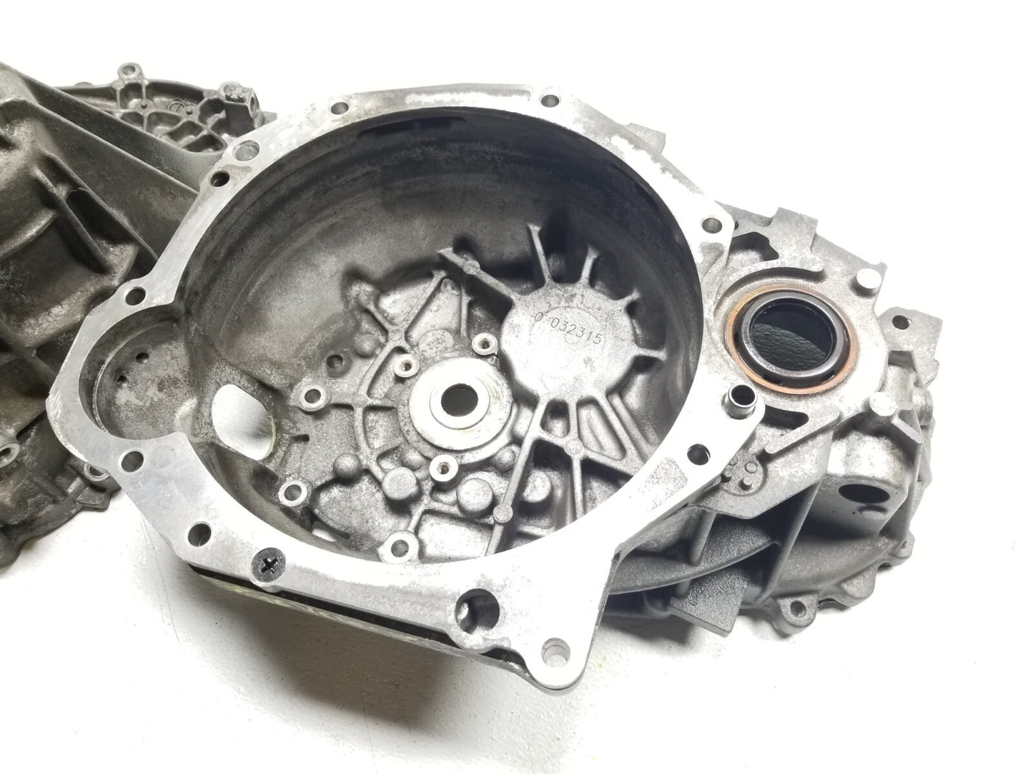 2016 Hyundai Veloster Manual Transmission Case **m6cf3-1** OEM
