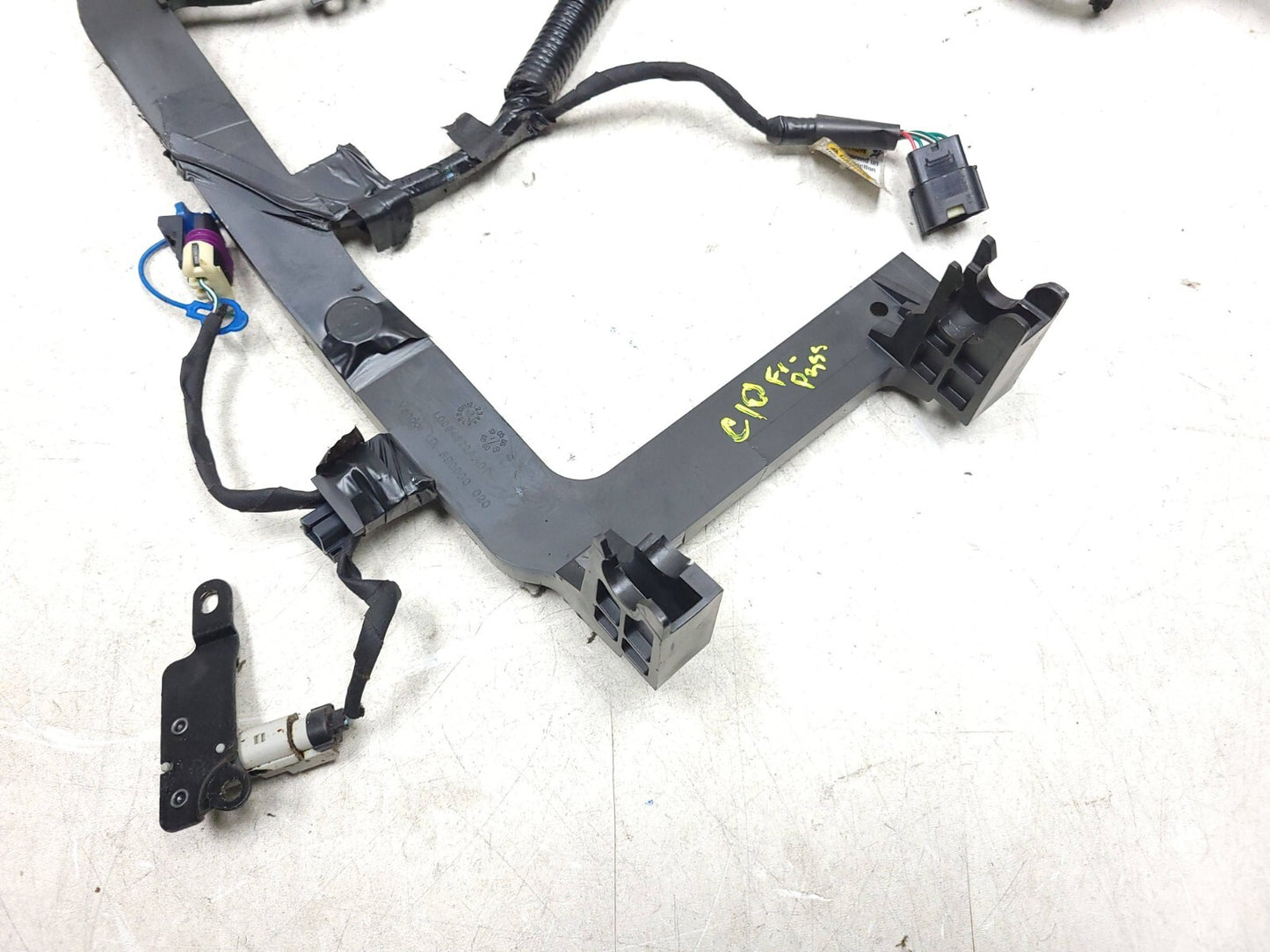 10 14 Chevrolet Suburban Seat Wire Wiring Harness Front Passenger Side Right OEM