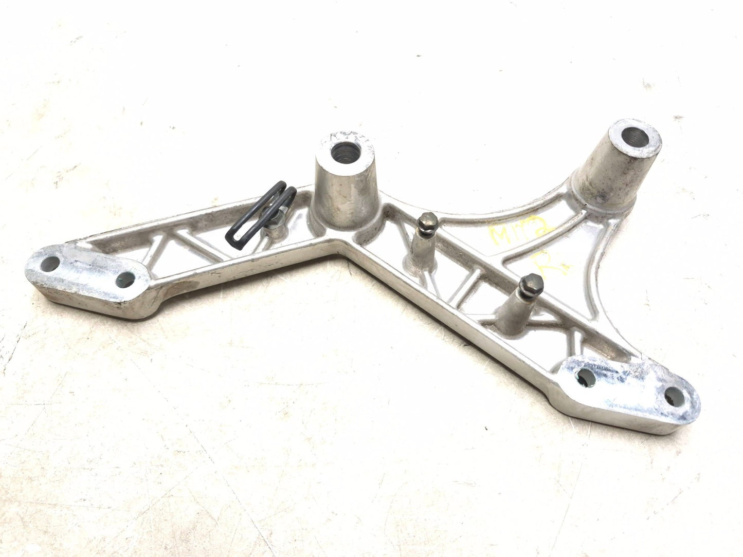 2002 Suzuki V-strom 1000 Dl1000 Engine Mount Bracket Left & Right OEM