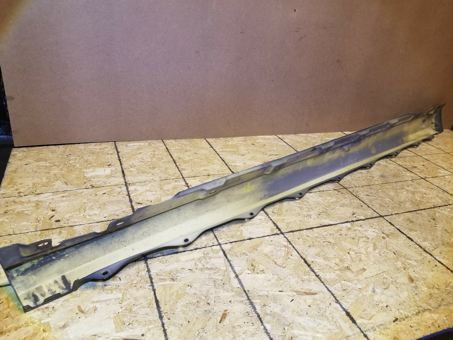 2010 Mercedes Benz R350 Skirt Rocker Panel Molding Left Driver Side OEM