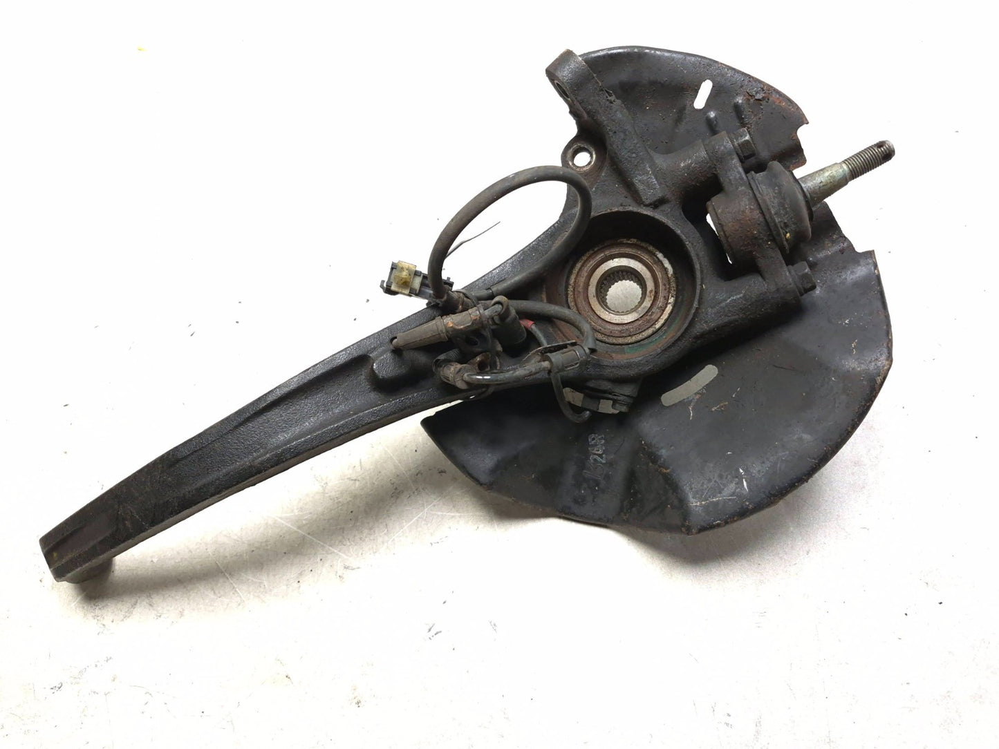 2009 Hyundai Sonata Front Wheel Hub Spindle Knuckle  Passenger Side Right OEM