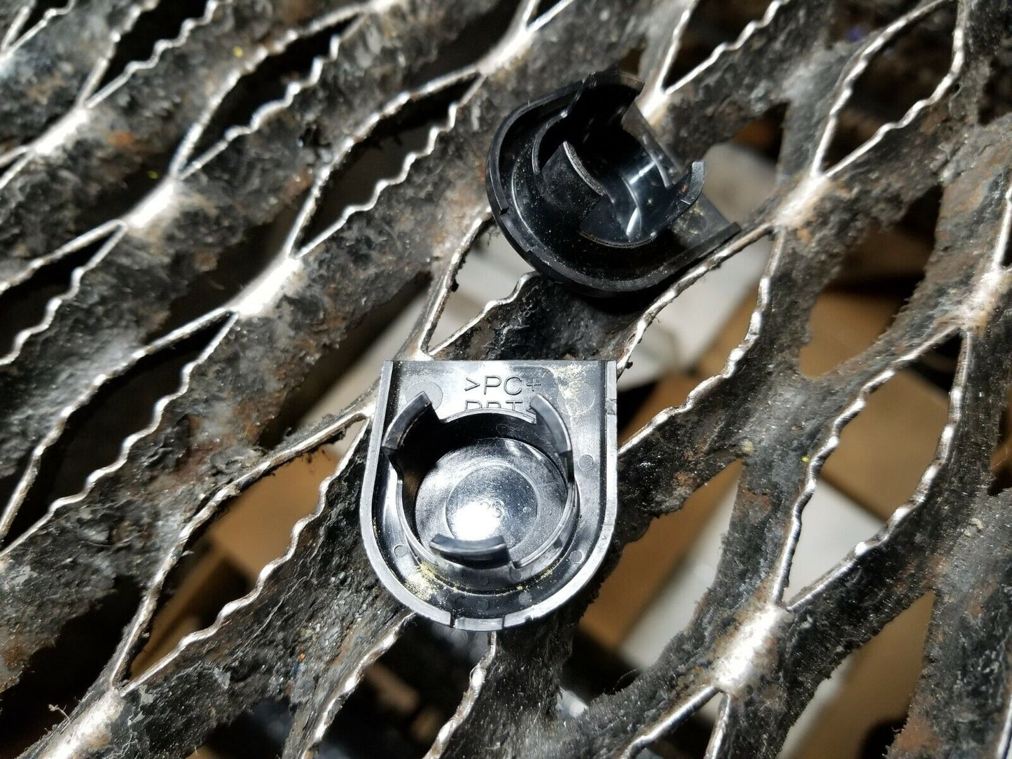 17 18 19 20 Cadillac Xt5 Wiper Arm Windshield Nut Cap  2pcs OEM