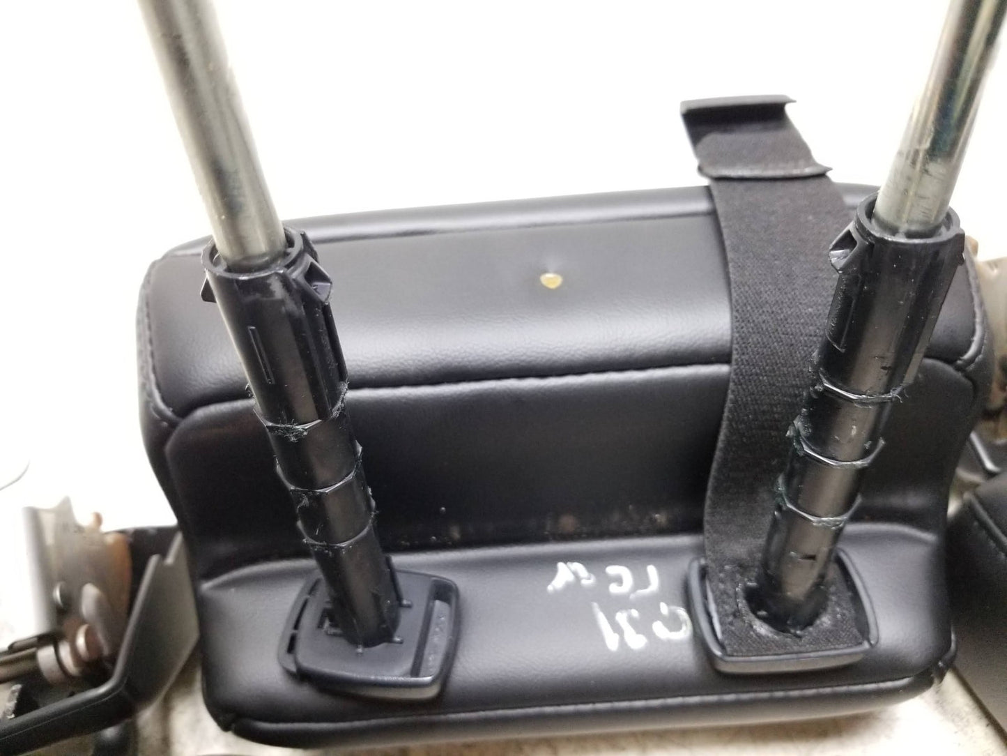 2011 - 2013 Jeep Grand Cherokee Rear Seat Headrest 3 Pcs OEM