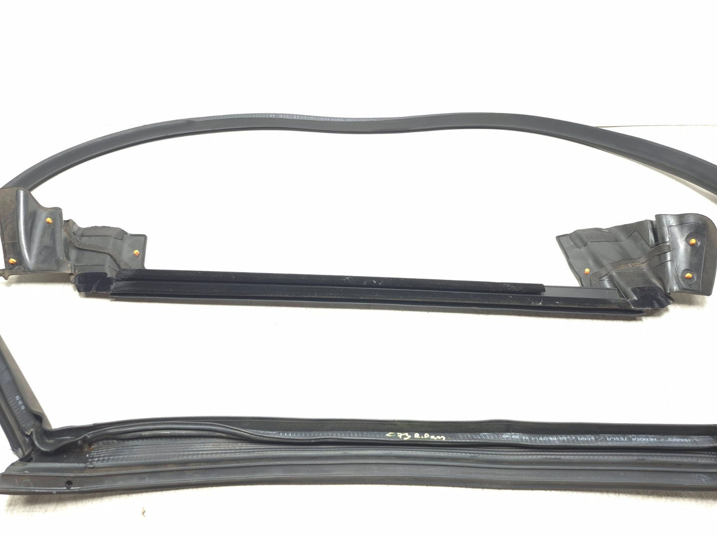 2019 Tesla Model 3 Door Weatherstrip Rear Passenger Side Right OEM