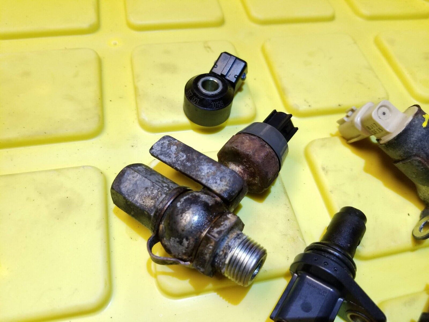 07 - 12 Nissan Sentra Vvt Oil Crank Temp Knock Sensor 7pcs 2.0l OEM