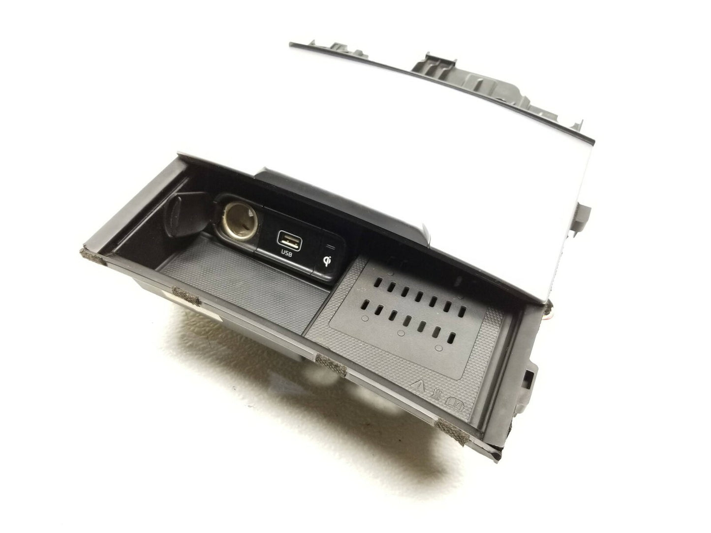 2022 Kia Stinger Center Console Storage Tray Usb Charger Aux OEM