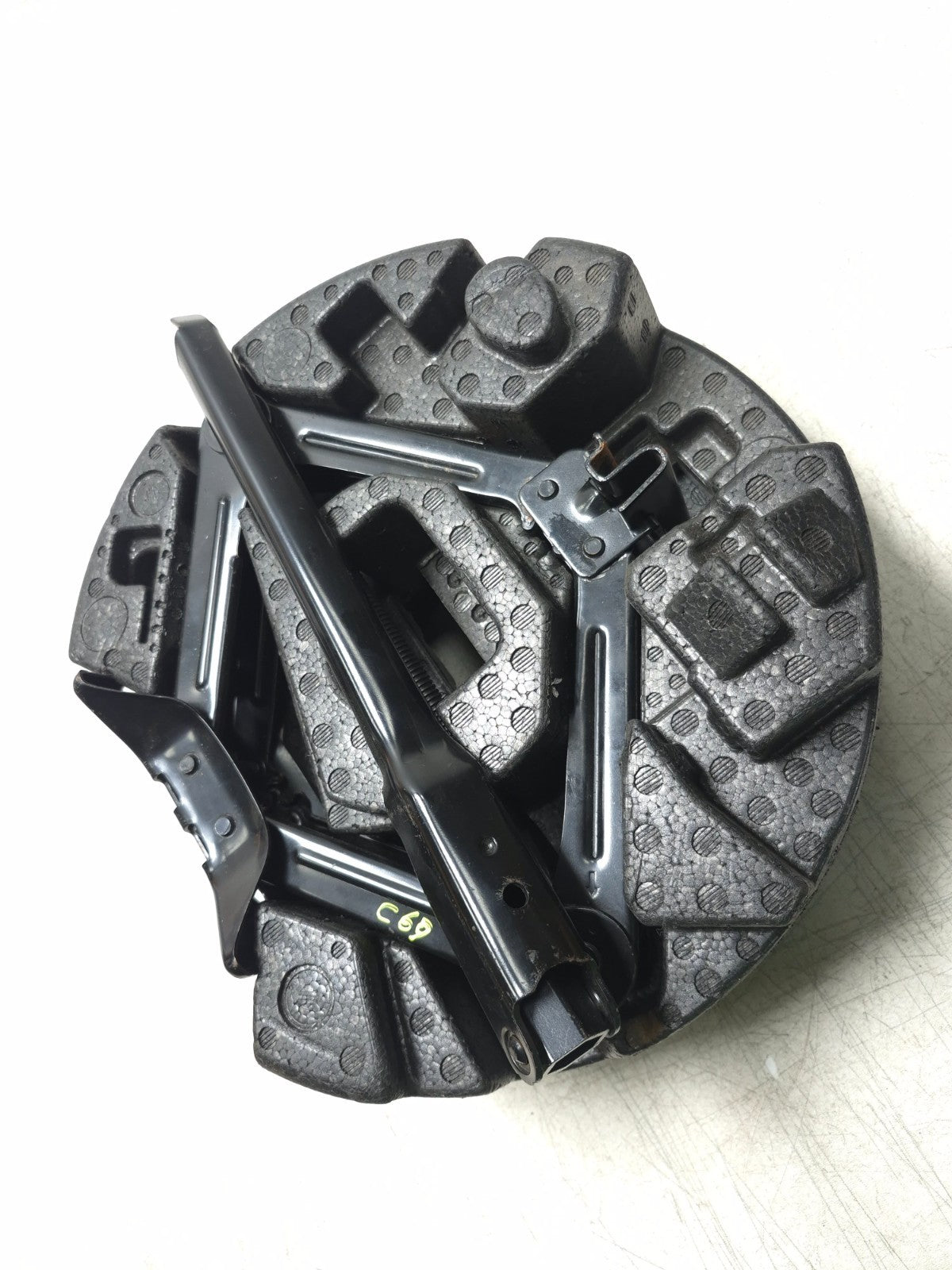 2013 Ford Focus St Spare Tire Lift Jack Tool With Foam Compartment OEM