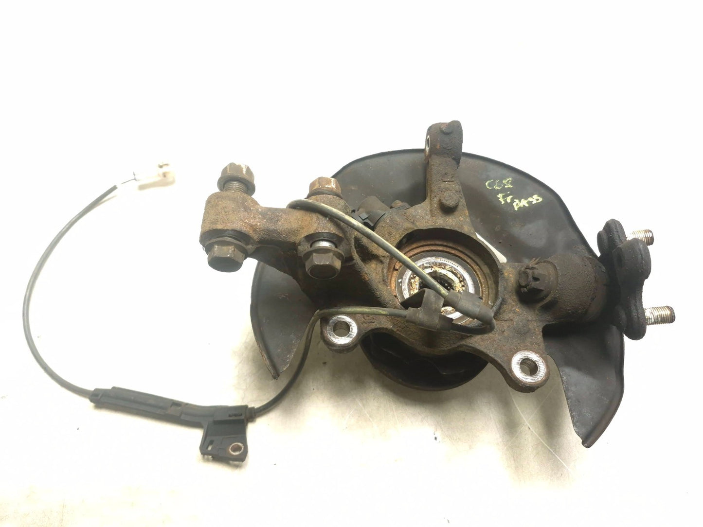 2007 Toyota Corolla Front Spindle Knuckle Wheel Hub Passenger Side Right OEM