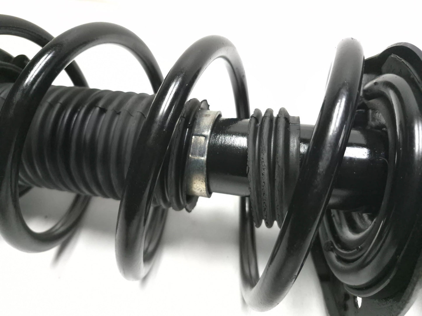 2011 Nissan Juke Front Shock Strut Absorber With Spring Pair OEM