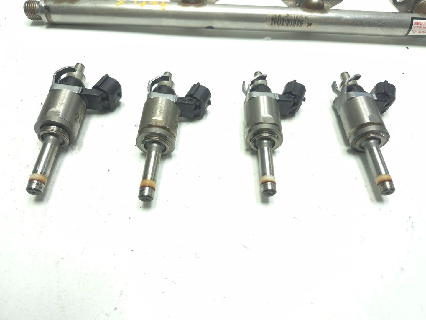 2017 Acura TLX Fuel Rail & Injectors 2.4l OEM