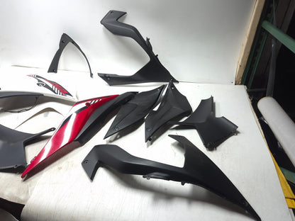 2016 Yamaha Yzf R3 Body Fairing Cover Trim Set Of 11 OEM