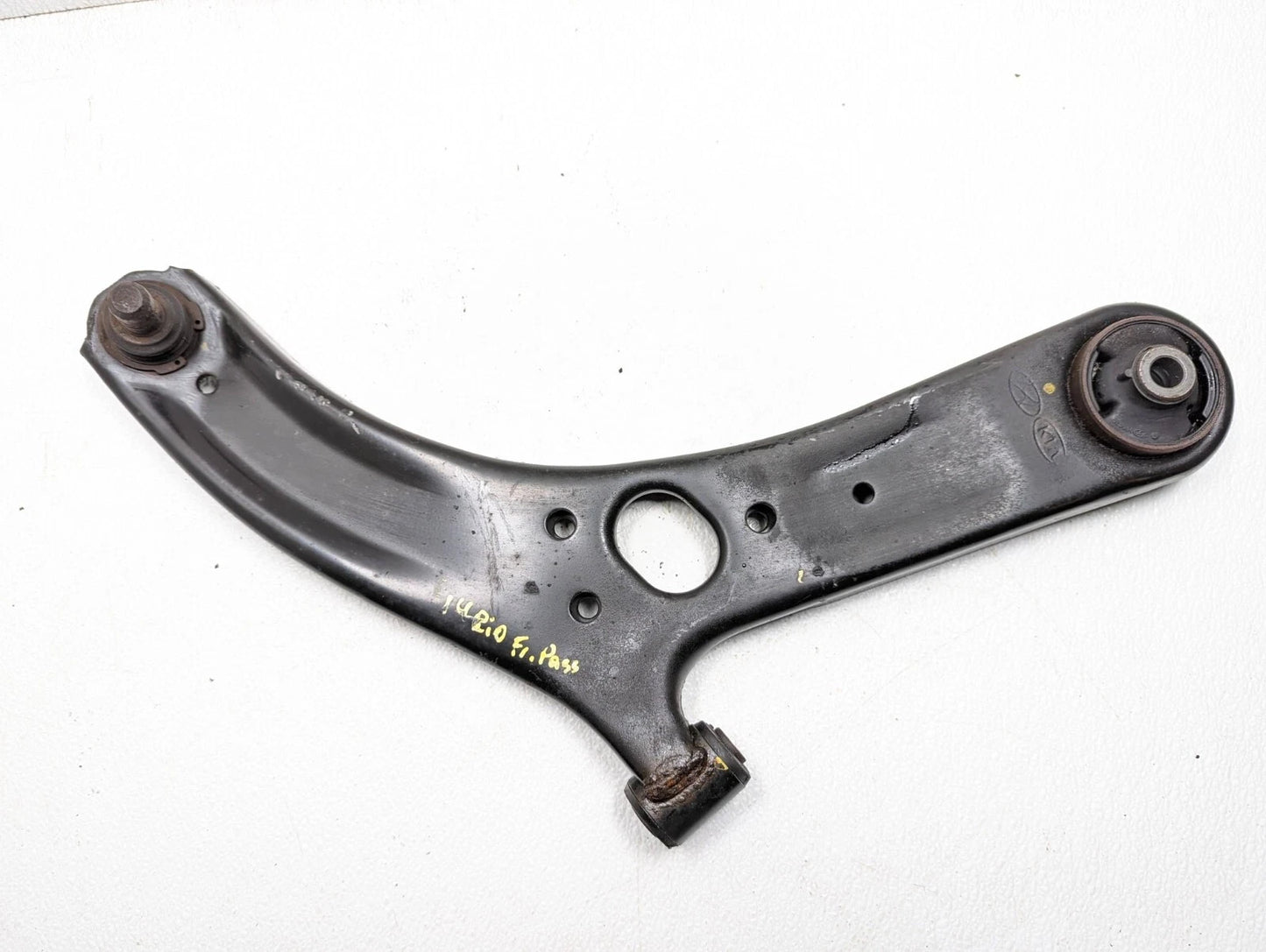 2014 Kia Rio Front Lower Control Arm Left & Right OEM