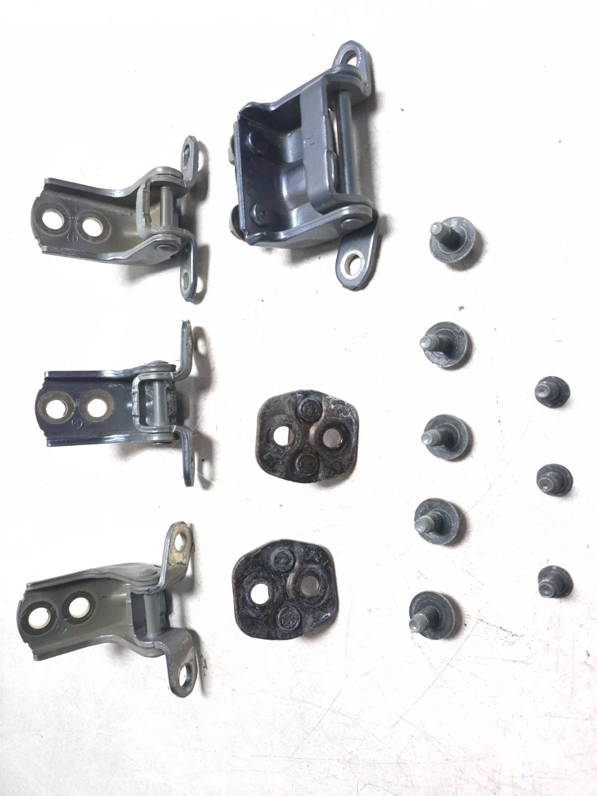 2010 Nissan Maxima Sv Passenger Side Door Hinge & Latch 6pcs W/ Bolt 8pcs OEM