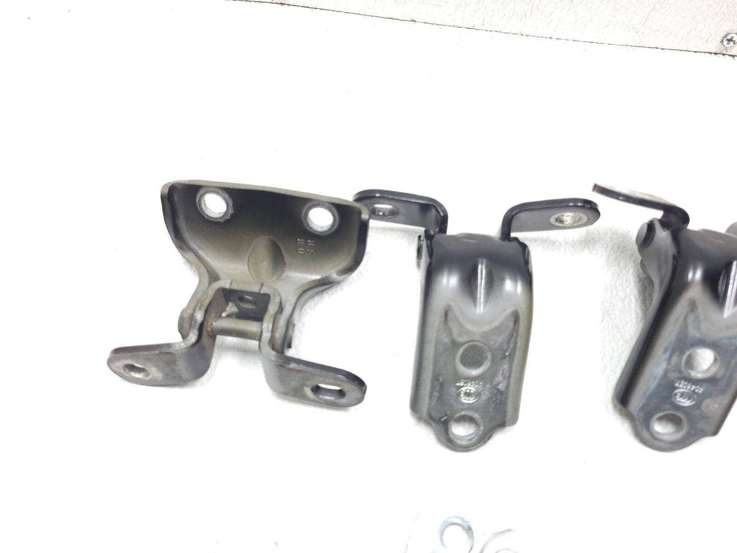2016 Hyundai Elantra Door Hinge Front & Rear Left Driver Side Set OEM