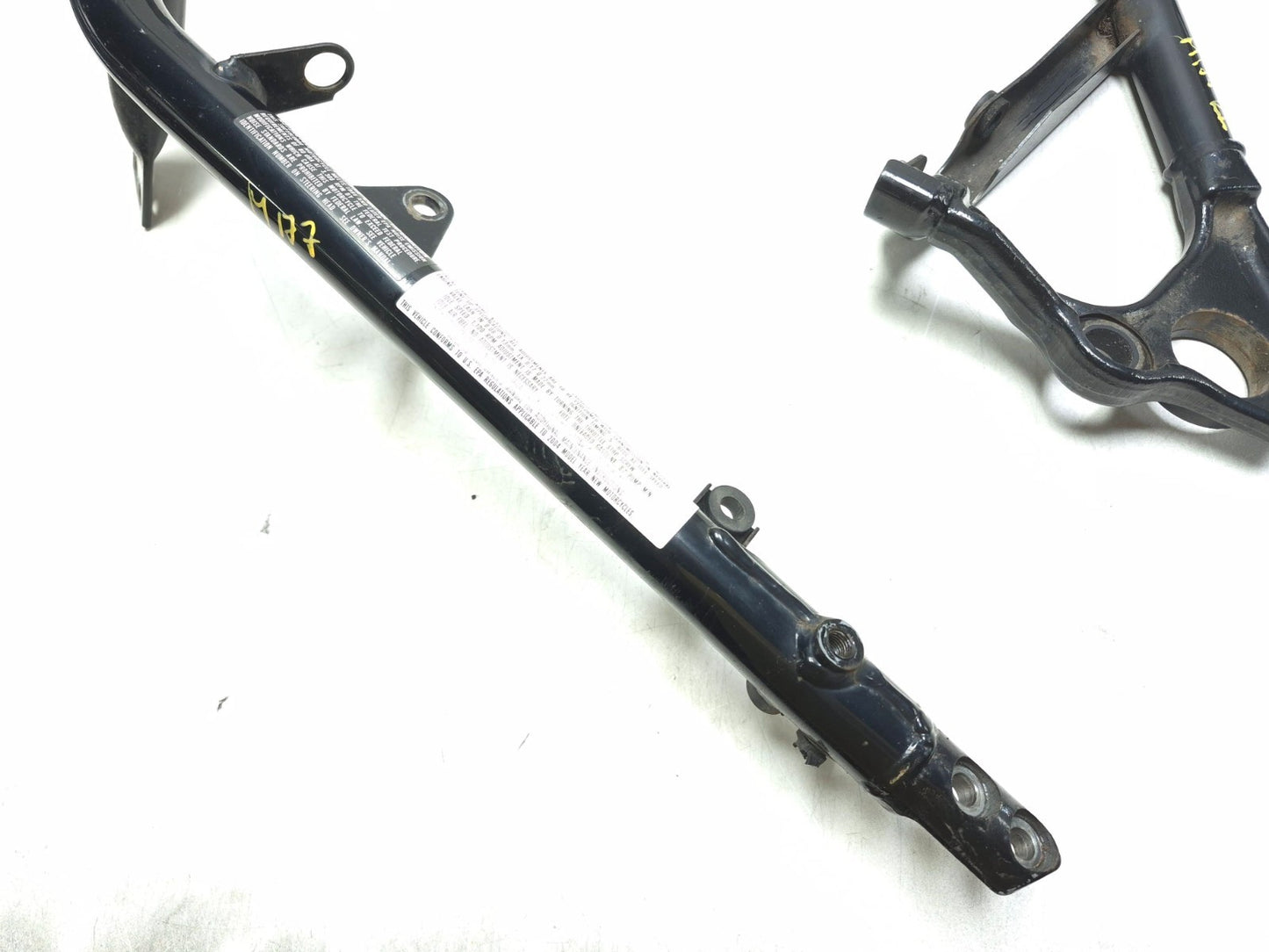 2004 Suzuki Intruder Volusia Vl800 Lower Frame Mount Bracket Pair OEM