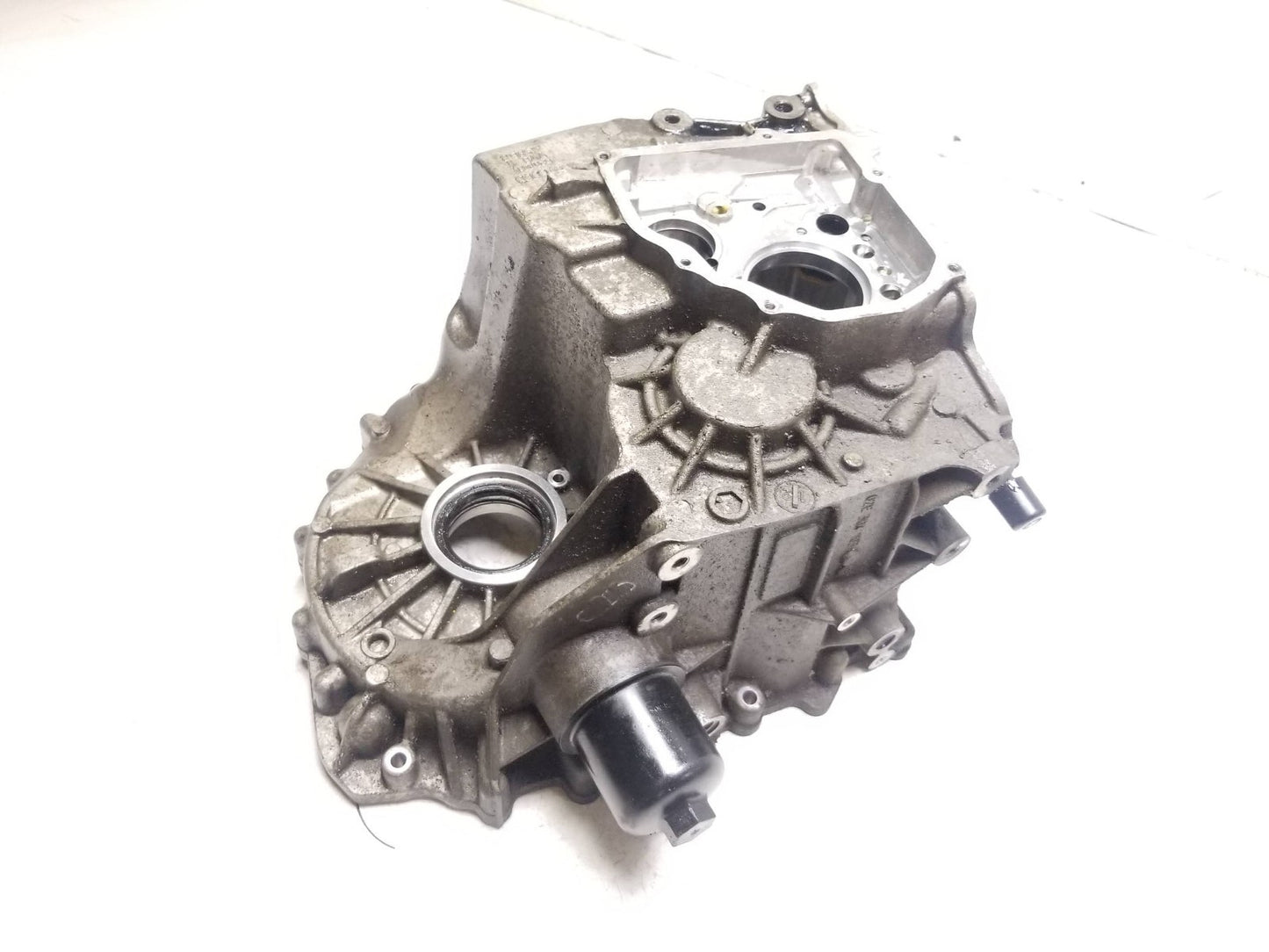 2012 Volkswagen GTI Automatic Transmission Rear Case Housing 02e301103j OEM