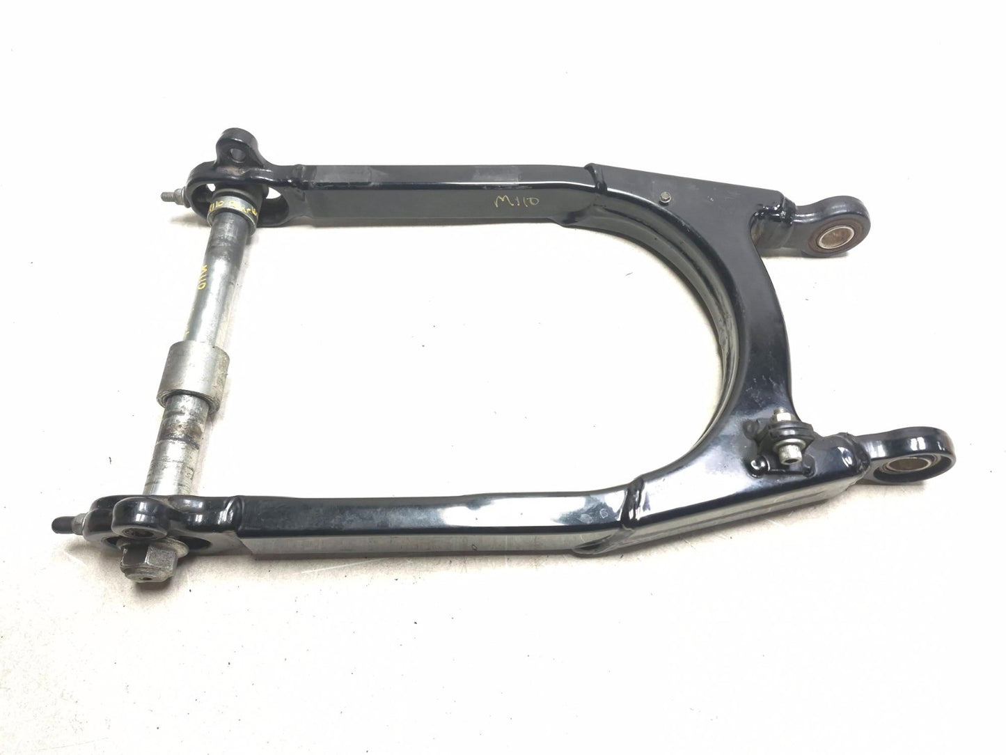 2006 Harley-davidson Sportster Xl883 Rear Swingarm & Bolt Assy OEM