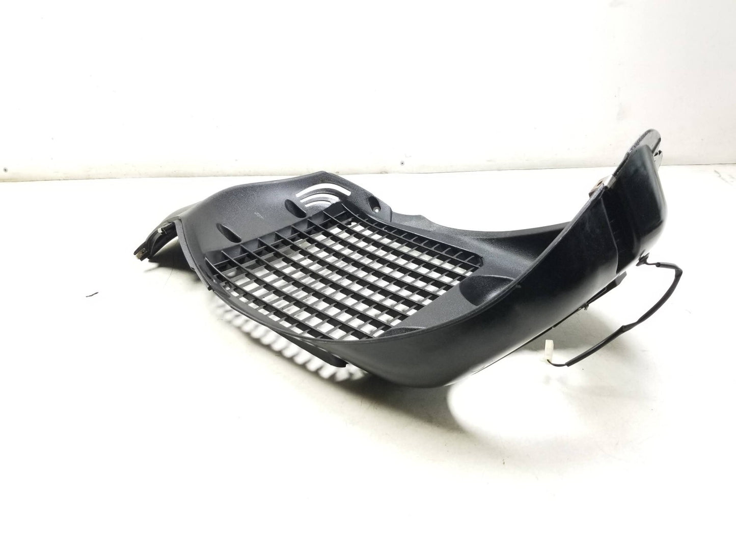 2011 - 2021 Piaggio Bv 350 Front Wheel Liner Splash Radiator Grille OEM