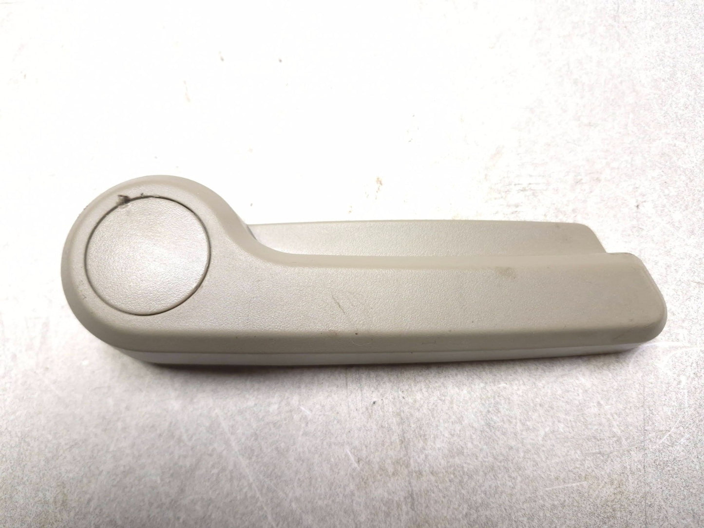 2008 Lincoln Navigator Rear 2nd Row Seat Hinge Cover Trim Driver Side Lh OEM