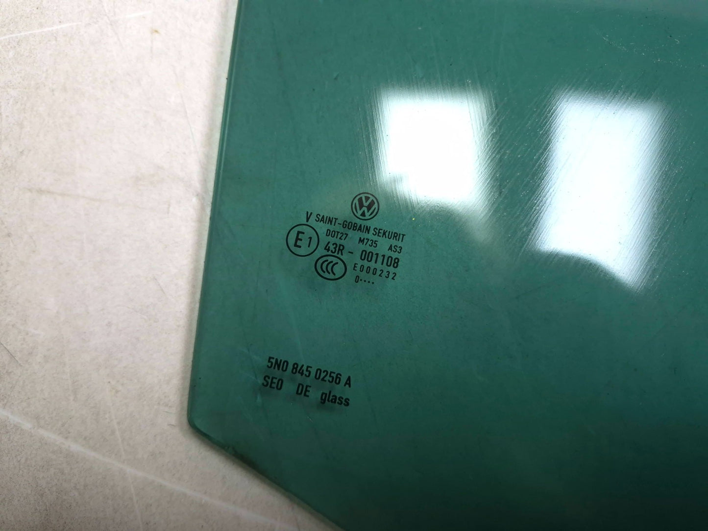 2011 Volkswagen Tiguan Rear Door Window Glass Passenger Side Right OEM