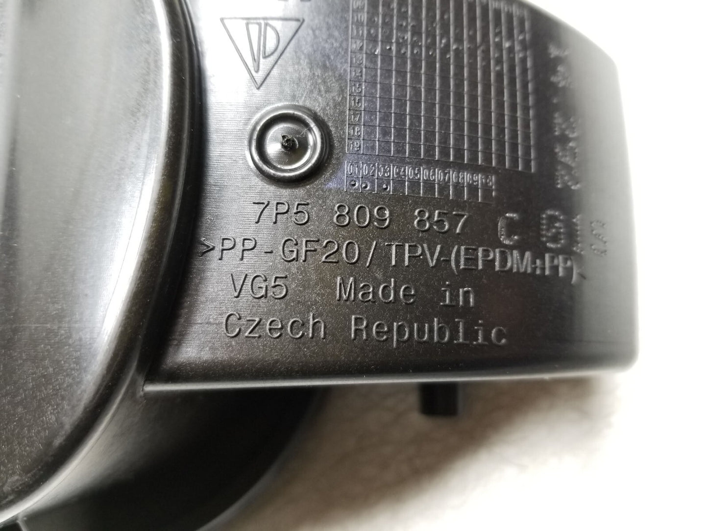2013 Porsche Cayenne Gas Fuel Tank Door W/ Cap OEM
