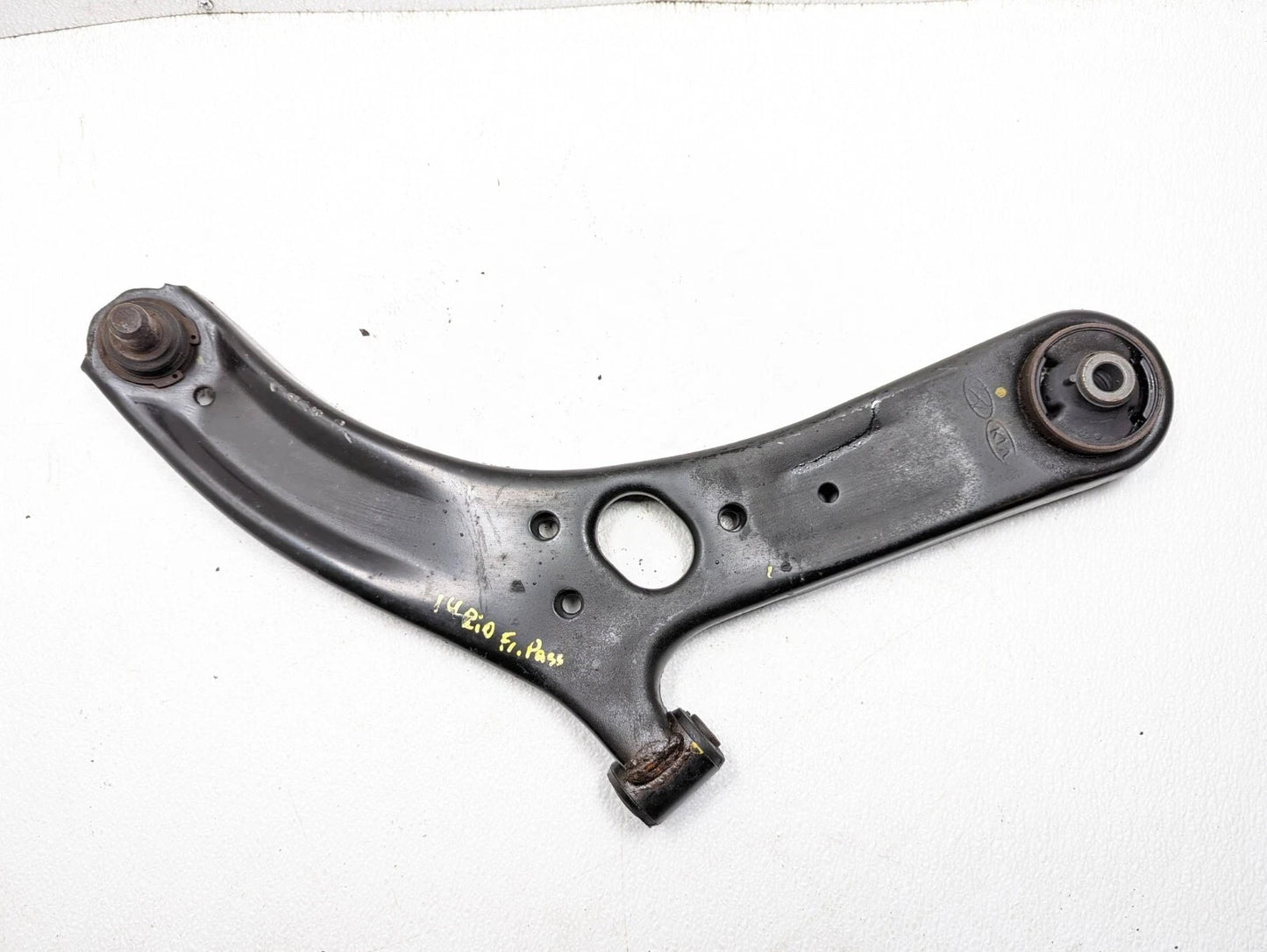 2014 Kia Rio Front Lower Control Arm Left & Right OEM