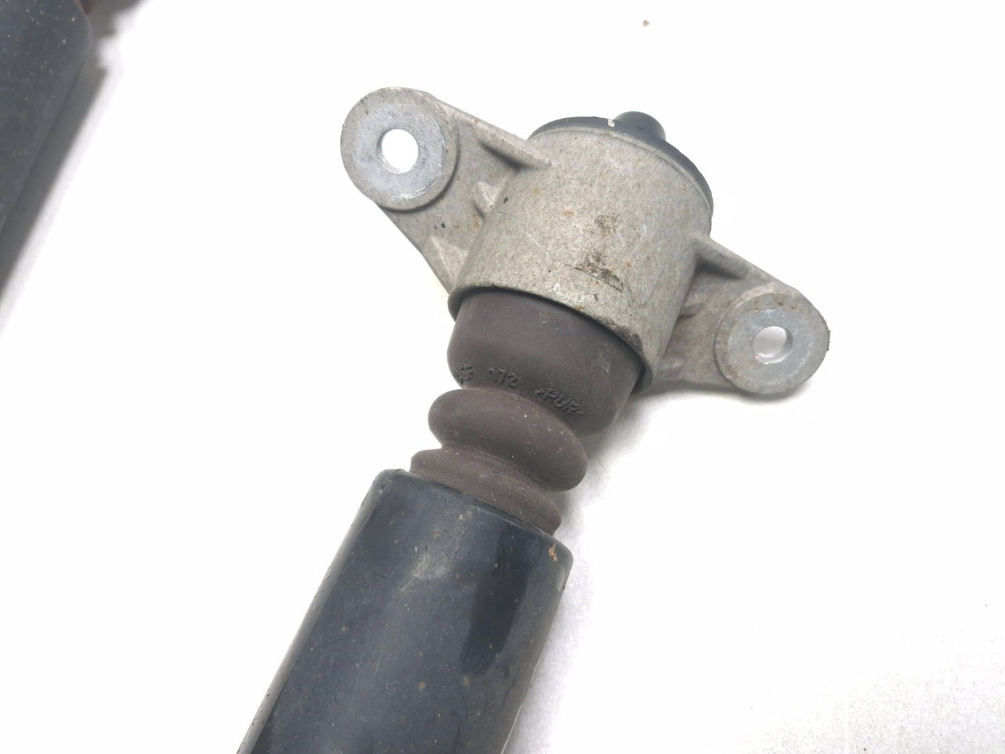 2019 Hyundai Kona Rear Shock Strut Absorber Left & Right OEM