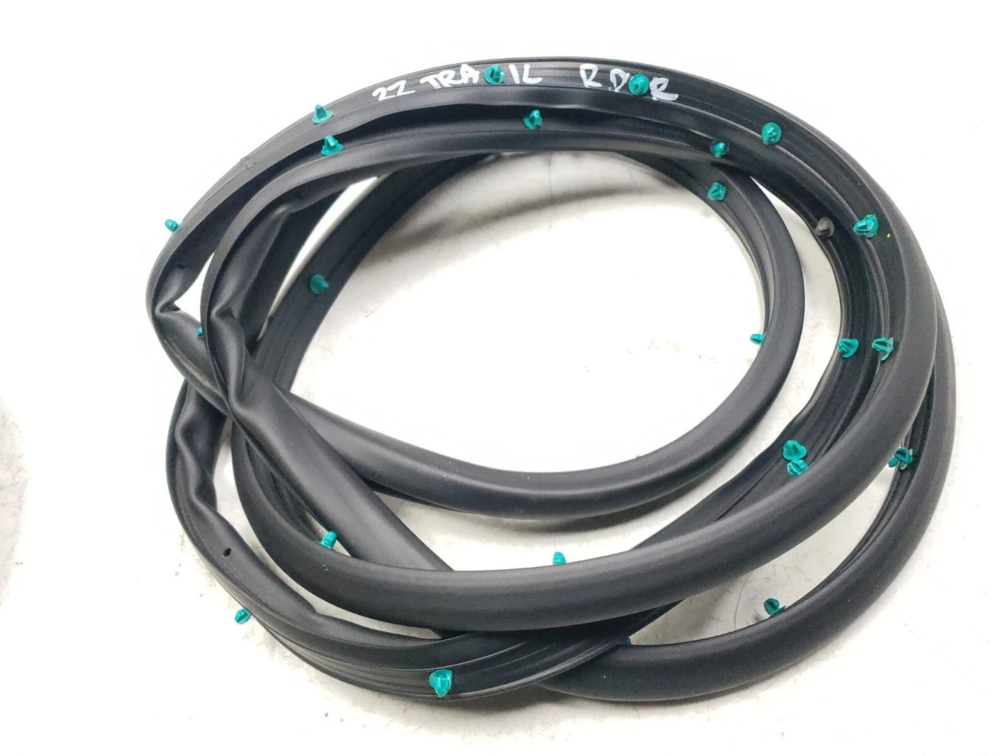 2022 Chevrolet Trailblazer Rear Door Weatherstrip Seal Driver Side Lh 2pcs OEM