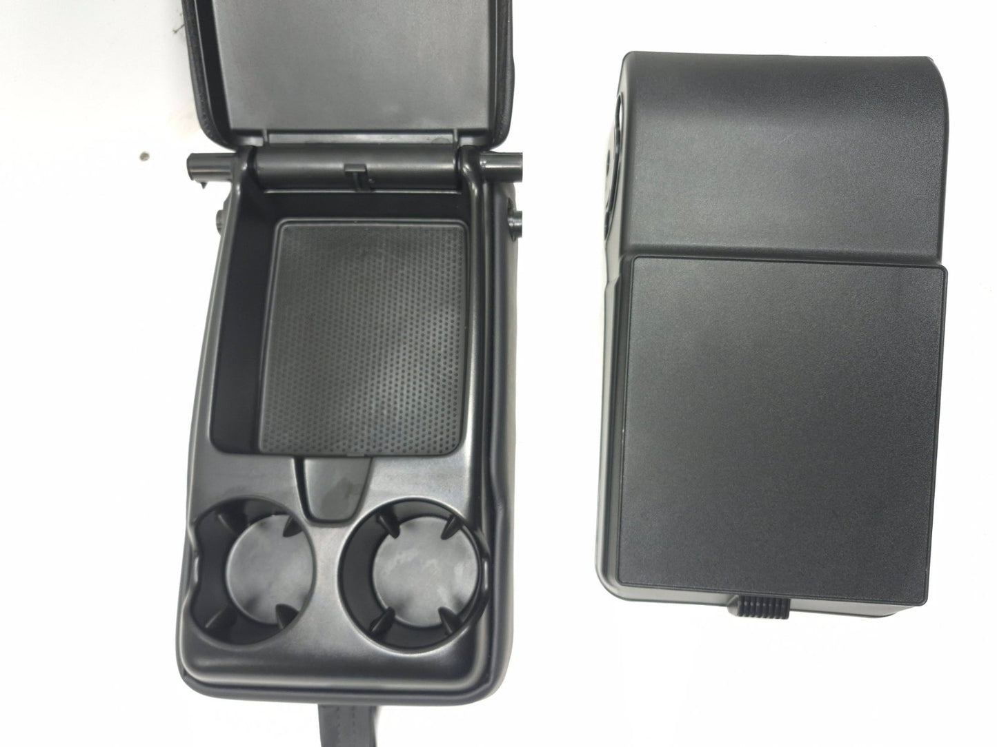 2013 Volvo S60 Rear Seat Armrest W/ Cover Lid OEM