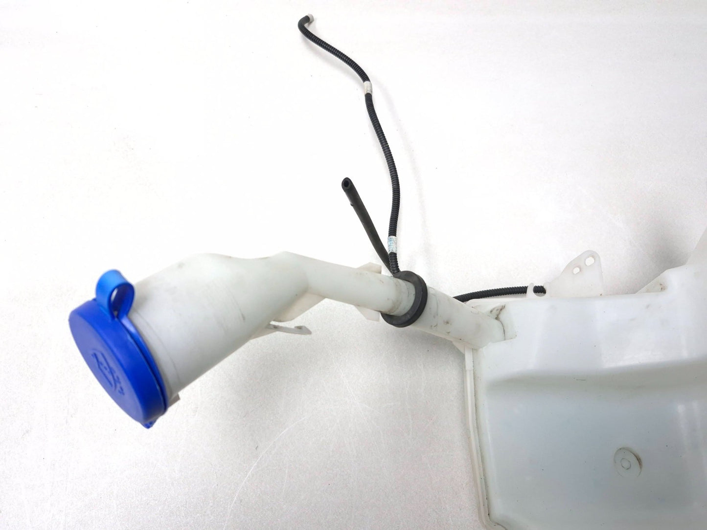 2014 Ford Focus St Windshield Washer Fluid Reservoir Assy OEM