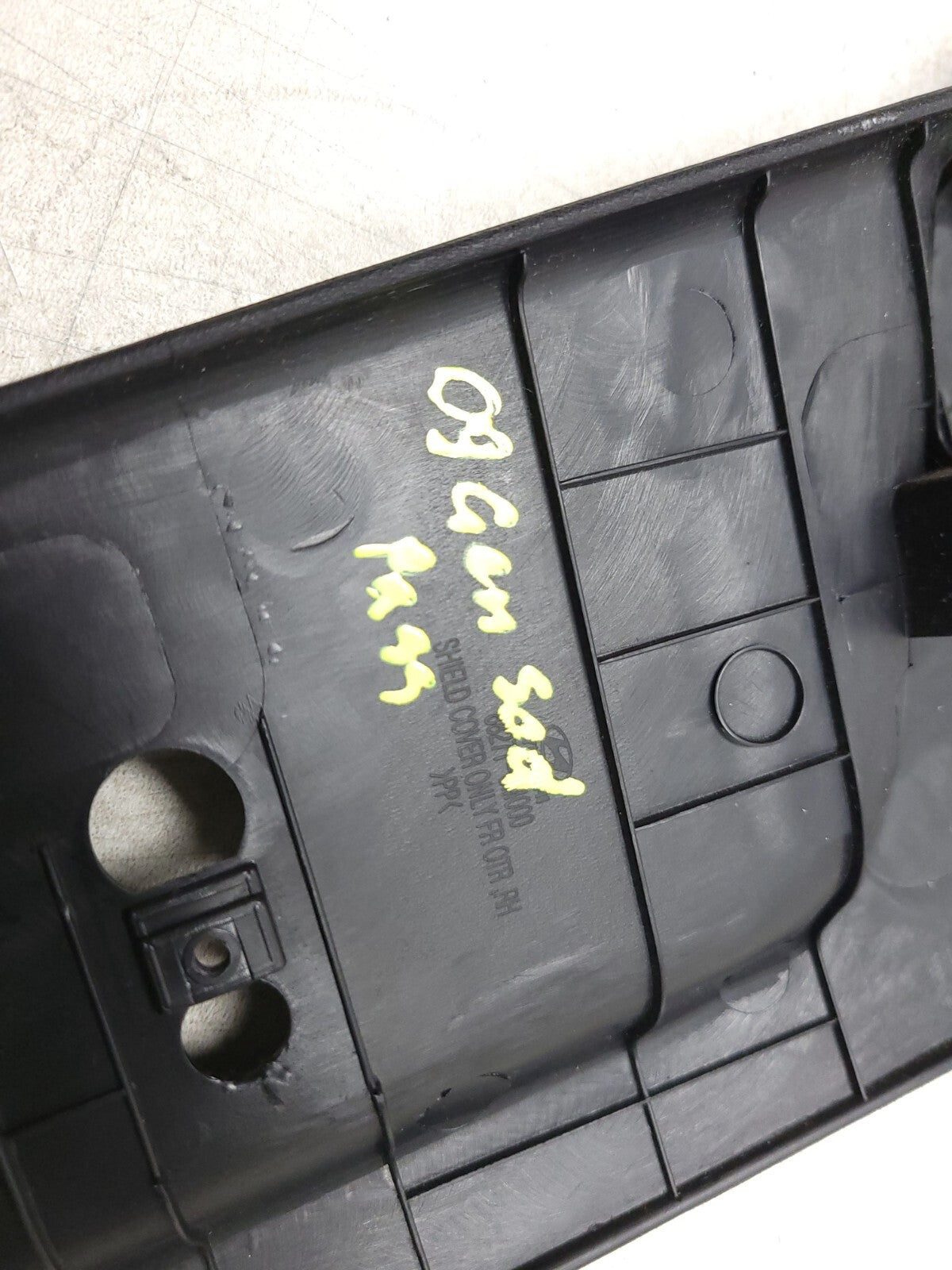 2009 Hyundai Genesis Seat Side Trim Front Passenger Side Right OEM