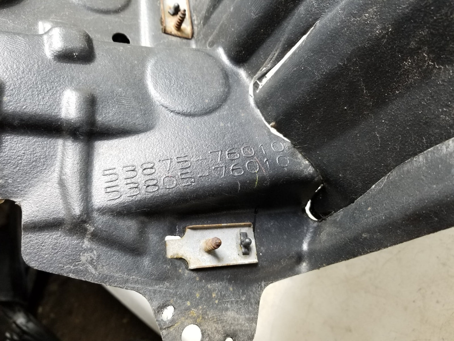 11-17 Lexus CT200h Front Fender Liner Splash Passenger Side Right OEM